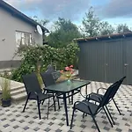 Hh Lakes - Center, Free Parking!