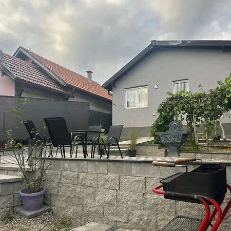 Ferienhaus Hh Lakes - Center, Free Parking! Tuzla