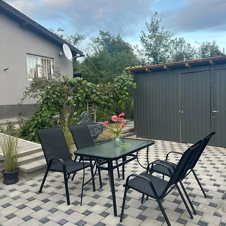 Hh Lakes - Center, Free Parking!