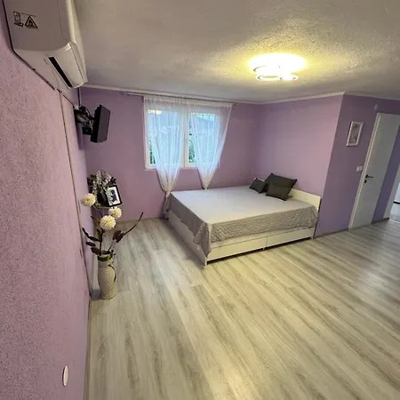 Ferienhaus Hh Lakes - Center, Free Parking! Tuzla